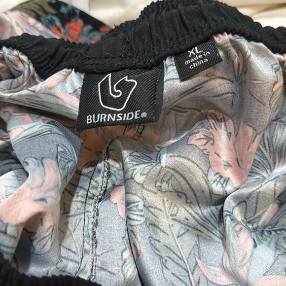 Burnside Men's Swim Shorts Sz XL LIKE NEW - Picture 2 of 3